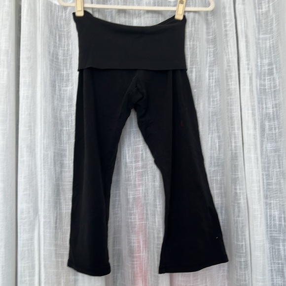 X2 Black Stretchy Thick Fold Over Capri Sweatpants - Picture 3 of 12